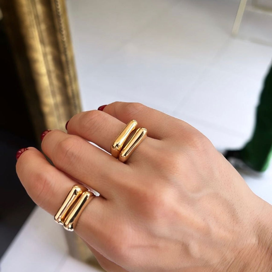 GOLD SQUARE RING